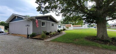 206 Willow Dr, Collinsville, IL 62234 - photo 2