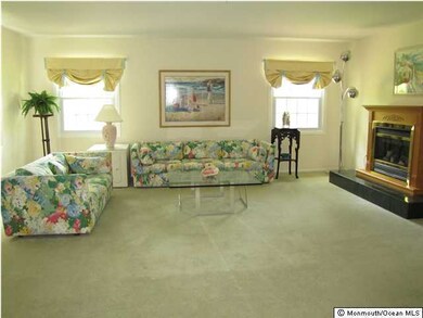 211 Deerfield Ln, Matawan, NJ 07747 - photo 3