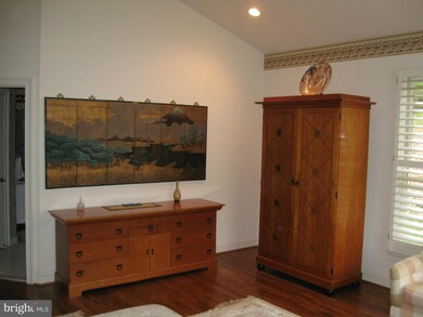 8937 Falls Farm Dr, Potomac, MD 20854 - photo 7