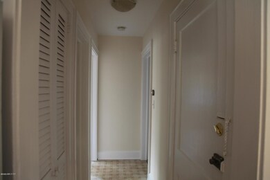 64 Pemberwick Rd unit 2nd Floor, Greenwich, CT 06831 - photo 5