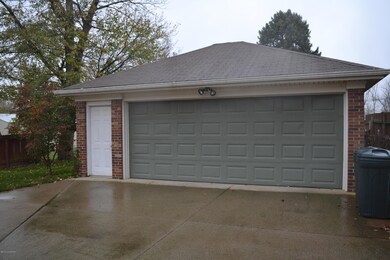 6907 Nansen Trace, Louisville, KY 40228 - photo 5