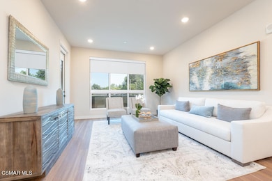 77 N Conejo School Rd unit 208, Thousand Oaks, CA 91362 - photo 2