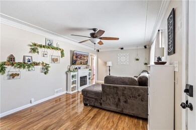 424 Buckeye Dr, Sheffield Lake, OH 44054 - photo 6