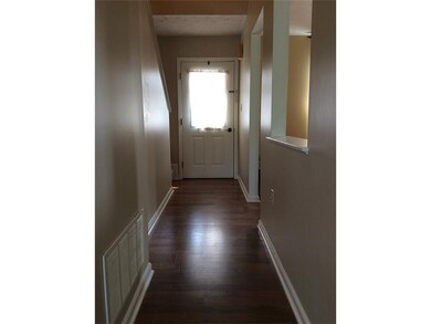 Entry/Foyer.