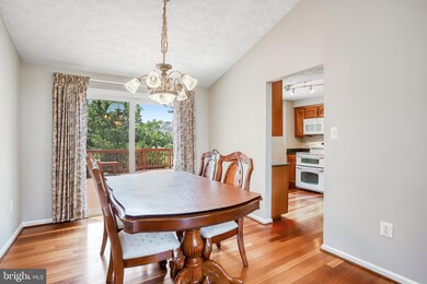 22212 Stablehouse Dr, Sterling, VA 20164 - photo 6