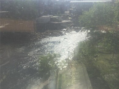 Island Terrace unit 206, Saco, ME 04072 - photo 2