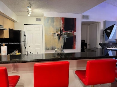 570 S Park Rd unit 33-6, Hollywood, FL 33021 - photo 6