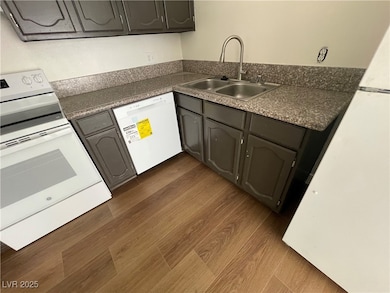 5187 Greene Ln unit D, Las Vegas, NV 89119 - photo 7