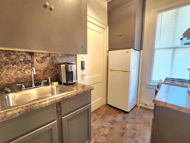 701 Center #16 Ave unit 16, Bay City, MI 48708 - photo 4