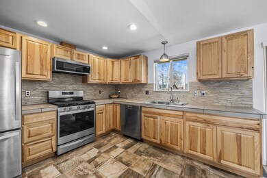 3157 SW Quartz Avenue, Redmond, OR 97756