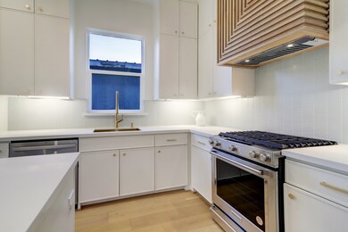 4109 Castor St unit C, Houston, TX 77022 - photo 7