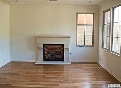 FIREPLACE IN FAMILY ROOM