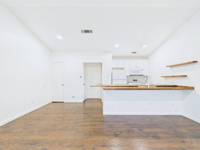 1303 Hollow Creek Dr unit 1, Austin, TX 78704 - photo 4