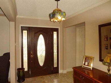 Foyer. 2