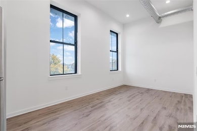 70-78 Roseville Ave unit 3B, Newark, NJ 07107 - photo 4