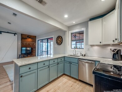 11108 Baxtershire, Helotes, TX 78023 - photo 7