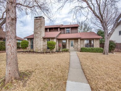 Well maintained, 2 story home nestled in a cul-de-