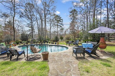 Pool with seating