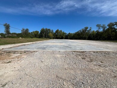 1020 W Allen St, Bloomington, IN 47403 - photo 3