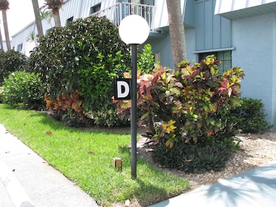 950 S Kanner Hwy unit D-4, Stuart, FL 34994 - photo 2