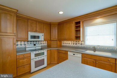 122 W Bay View Dr, Annapolis, MD 21403 - photo 6
