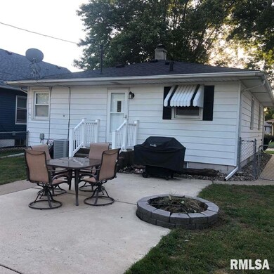 2310 3rd St, Moline, IL 61265 - photo 3