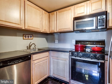 1954 Calvert St NW, Washington, DC 20009 - photo 7