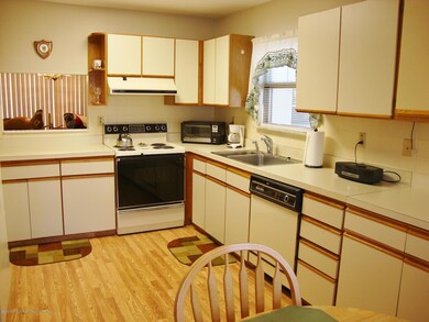 561 Petunia Lane 031