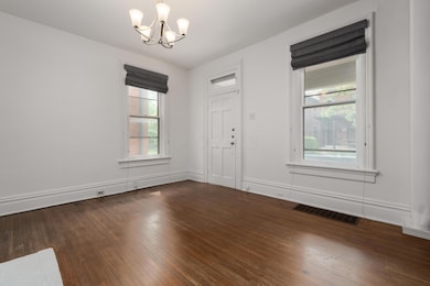 302 E Sycamore St (rental)_05