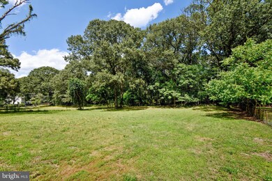 7915 Elizabeth Rd, Pasadena, MD 21122 - photo 4