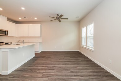 18330 W Centro Cir, Shenandoah, TX 77385 - photo 2