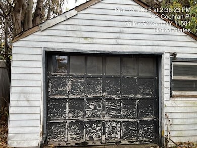 343 Cochran Place, Valley Stream, NY 11581 - photo 5