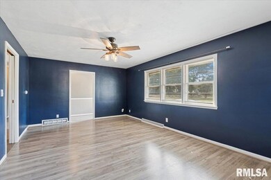 923 Pershing Blvd, Clinton, IA 52732 - photo 6