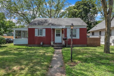 03-4665 Walton Ave-WindowStill-Real