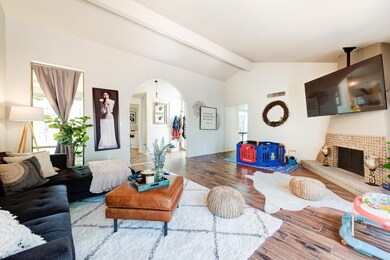 005_Living Room II