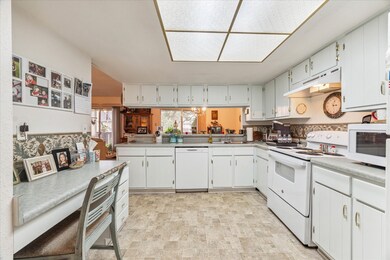 5005 Georgi Ln unit 155, Houston, TX 77092 - photo 6