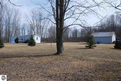 4827 Turtle Rd, Turner, MI 48765 - photo 4