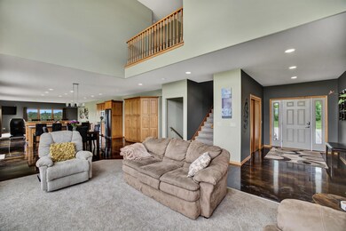 4860 Highwood Cir, Middleton, WI 53562 - photo 4