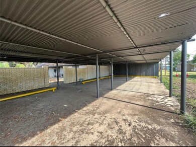 910 Avenue H, Bay City, TX 77414 - photo 4