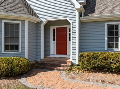 85 Winterberry Ln, Florence, MA 01062 - photo 2