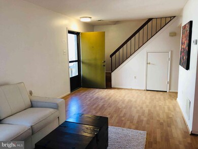 5672 Oak Tanager Ct, Burke, VA 22015 - photo 4