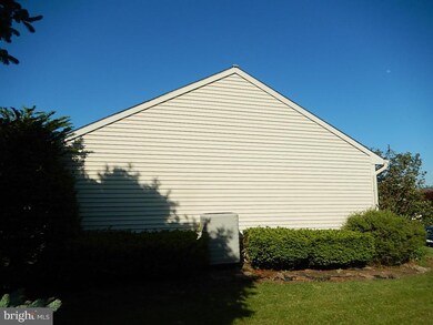 327 Dogwood Ln, New Holland, PA 17557 - photo 5