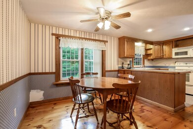 006-Dining_Room-4466364-large