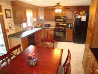 91 Clark St, Ludlow, MA 01056 - photo 3