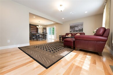 6 Richard St, Smithfield, RI 02917 - photo 3