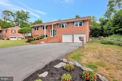 18528 Sherbrooke Dr, Hagerstown, MD 21742 - photo 2