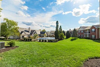 Best view in Tomahawk Crk-greenspace and pool!