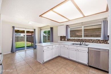 1640 E Whitten St, Chandler, AZ 85225 - photo 6