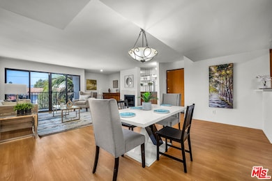 14804 Magnolia Blvd unit 12, Sherman Oaks, CA 91403 - photo 7