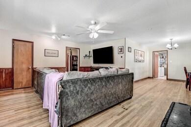 104 W Acheson St, Denison, TX 75021 - photo 5